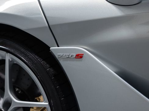 Used 2024 McLaren 750S image 12