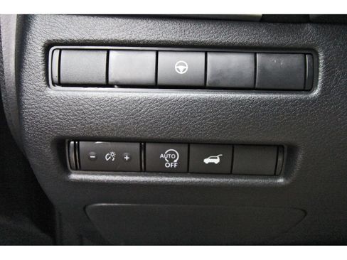 Used 2025 Nissan Rogue SV w/ SV Premium Package FWD image 22