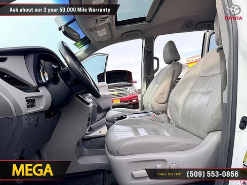 Used 2017 Toyota Sienna XLE image 15