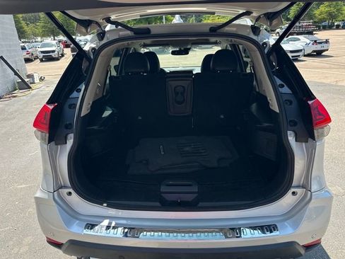 Used 2019 Nissan Rogue SL w/ Premium Package FWD image 28