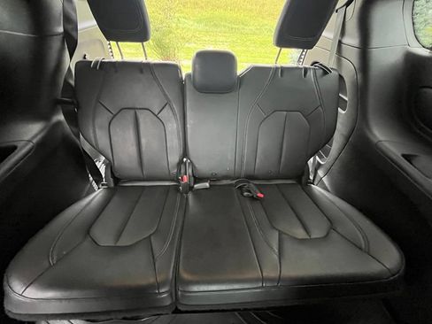 Used 2020 Chrysler Pacifica Touring-L AWD/4WD image 26