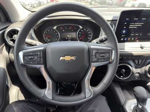 New 2025 Chevrolet Blazer LT w/ Convenience Package FWD image 30