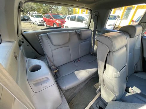 Used 2004 Toyota Highlander Limited image 27