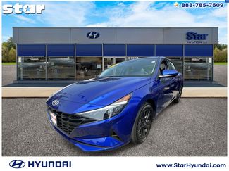 Used 2023 Hyundai Elantra SEL image 1