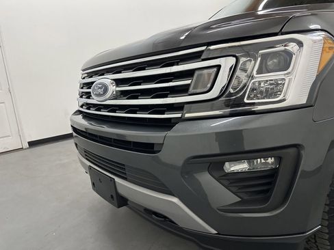 Used 2019 Ford Expedition XLT w/ Equipment Group 202A AWD/4WD image 18