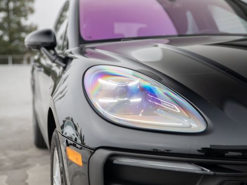 Certified 2025 Porsche Macan image 13