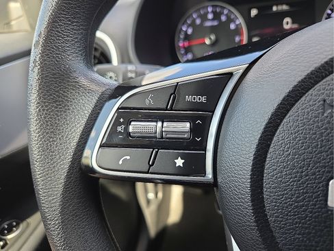 Used 2024 Kia Forte LXS w/ LXS Technology Package FWD image 18