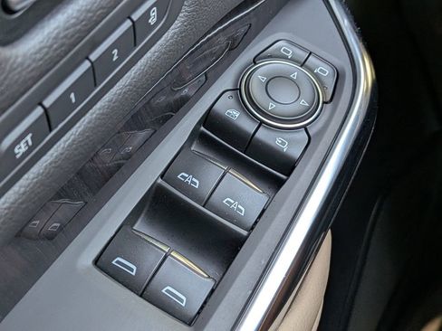 Certified 2024 Cadillac XT4 Premium Luxury FWD image 30