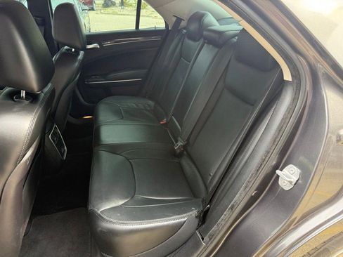 Used 2016 Chrysler 300 Limited RWD image 11