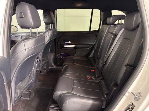 Used 2021 Mercedes-Benz GLB 250 w/ Premium Package image 39