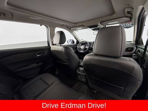 Used 2025 Nissan Rogue Platinum w/ Platinum Premium Package FWD image 29