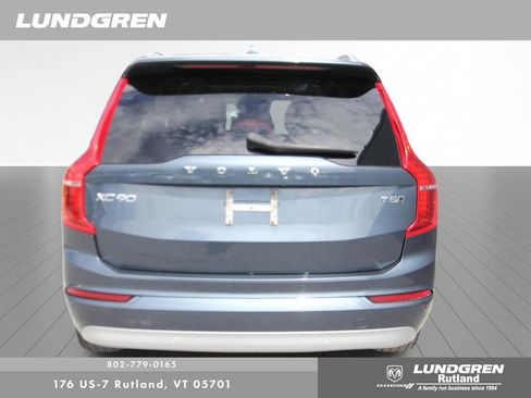 Used 2022 Volvo XC90 T5 Momentum w/ Climate Package AWD/4WD image 6