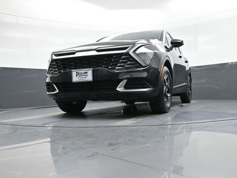 Used 2023 Kia Sportage LX AWD/4WD image 25