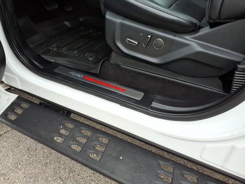 Used 2019 Ford F150 Raptor w/ Equipment Group 802A Luxury image 16