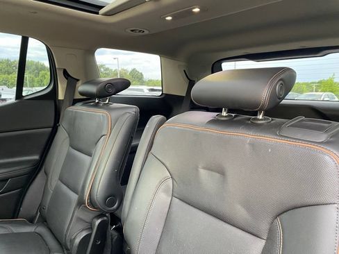 Used 2019 GMC Acadia SLT AWD/4WD image 16