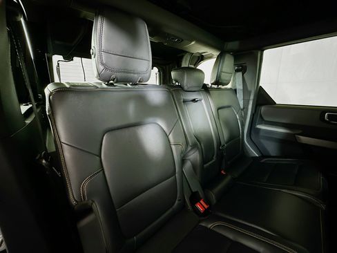 Used 2023 Ford Bronco Badlands image 25