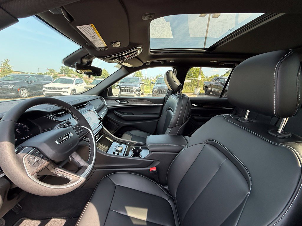 New 2027 Jeep Grand Cherokee Limited AWD/4WD image 11