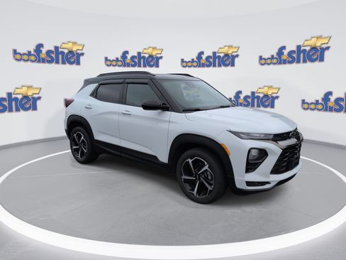 Certified 2023 Chevrolet TrailBlazer RS w/ Sun and Liftgate Package AWD/4WD image 3