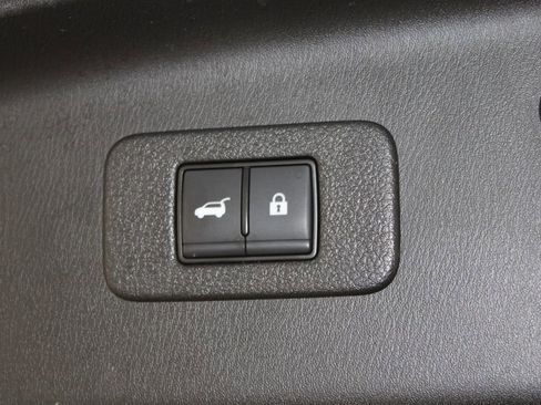 Used 2023 Nissan Armada Platinum w/ Captain's Chairs Package image 16