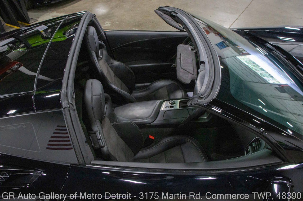 Used 2016 Chevrolet Corvette Z06 w/ 3LZ Preferred Equipment Group RWD image 15