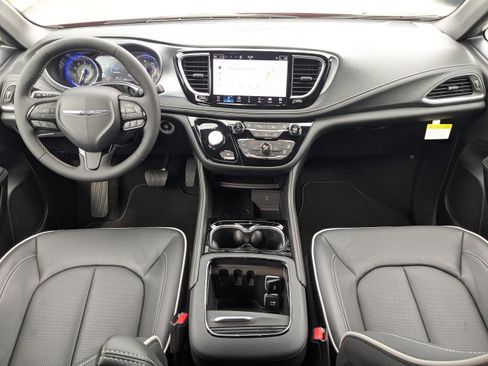 New 2026 Chrysler Pacifica Limited w/ S Appearance Package image 14