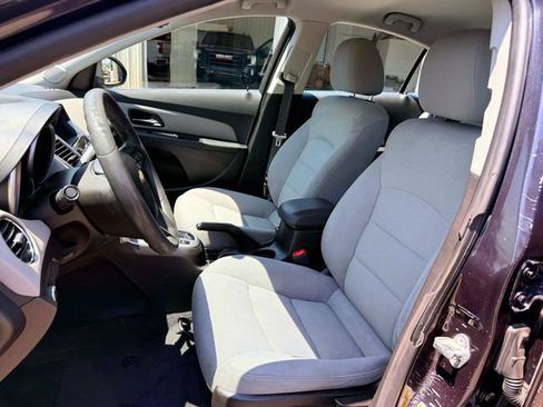 Used 2015 Chevrolet Cruze LT FWD image 16