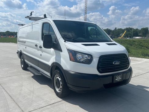Used 2018 Ford Transit 250 148 Low Roof RWD image 5