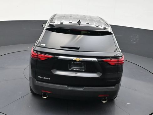 Used 2022 Chevrolet Traverse LS FWD image 14