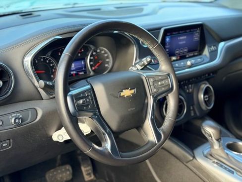 Certified 2022 Chevrolet Blazer LT w/ LPO, Black Accent Package image 9