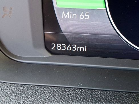 Used 2023 Chevrolet Bolt EUV LT image 19