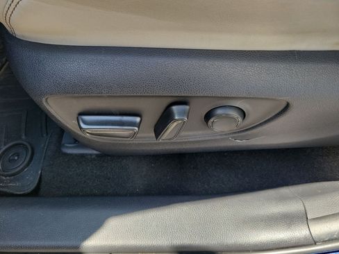 Used 2022 Toyota RAV4 XLE Premium FWD image 18