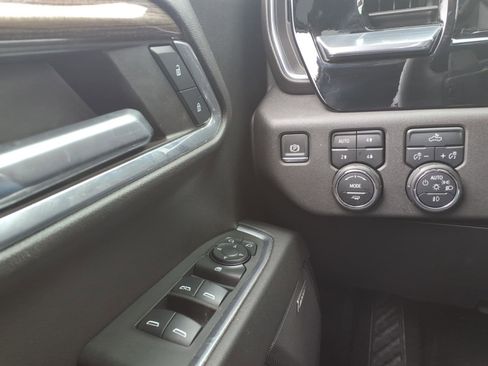 Used 2024 Chevrolet Silverado 1500 LT Trail Boss w/ Convenience Package II AWD/4WD image 24