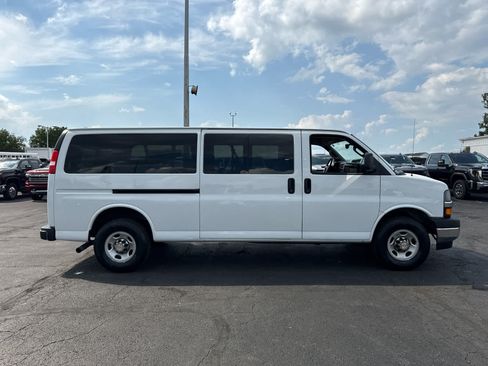 Certified 2024 Chevrolet Express 3500 LT w/ LT Preferred Equipment Group RWD image 6