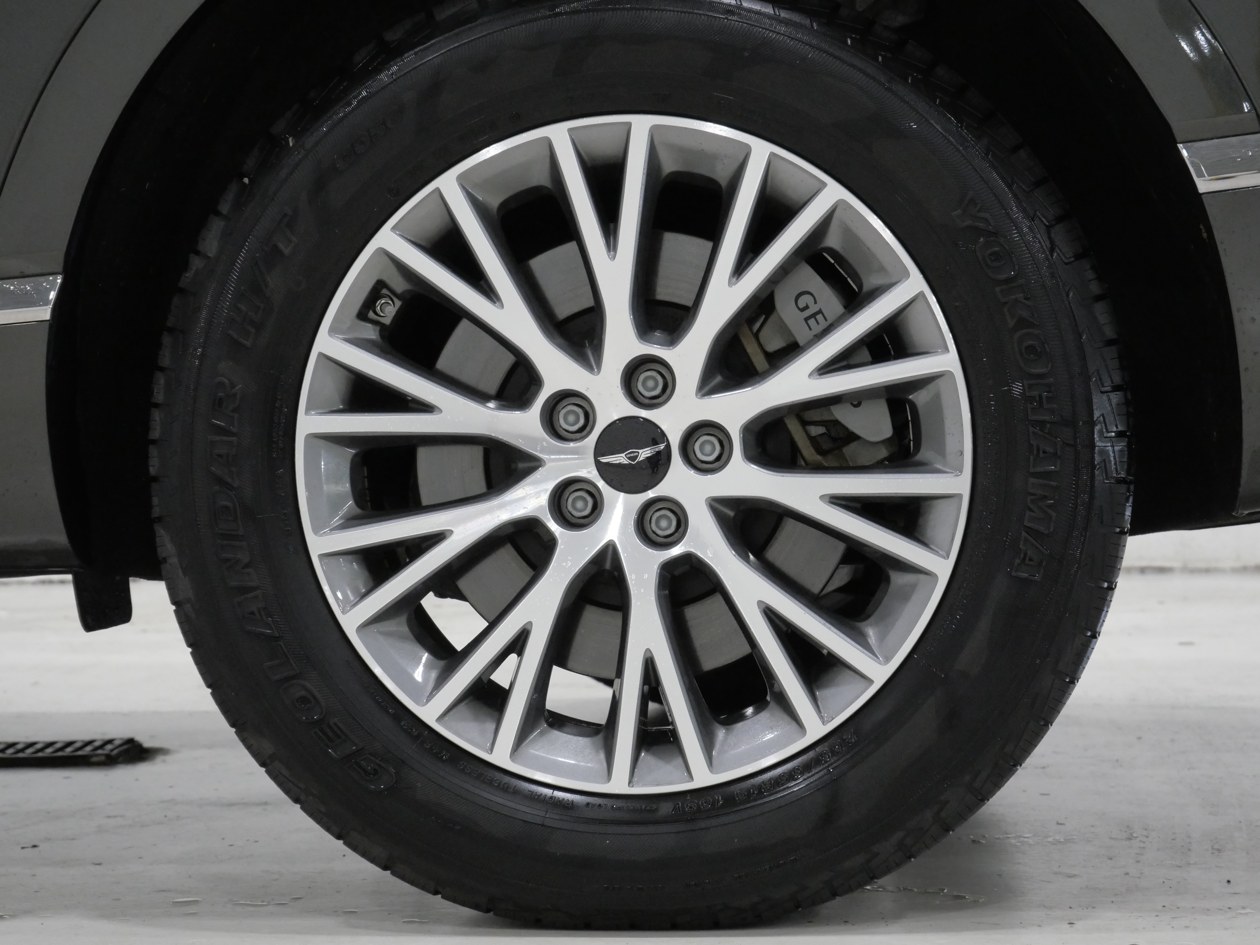 Used 2025 Genesis GV80 2.5T Standard AWD/4WD image 9