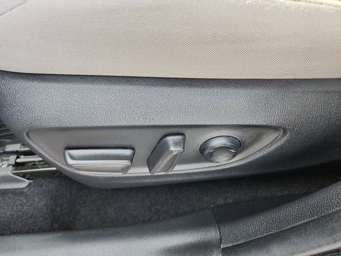 Used 2021 Toyota RAV4 XLE image 11