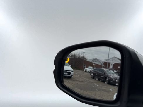 Used 2023 Honda CR-V EX-L image 13