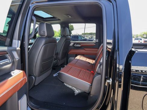 New 2026 GMC Sierra 3500 Denali Ultimate AWD/4WD image 12