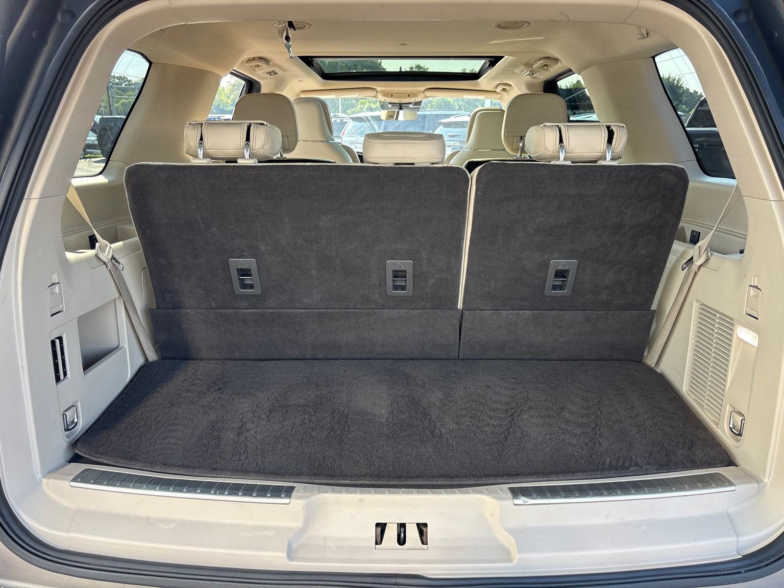 Used 2019 Lincoln Navigator Reserve AWD/4WD image 9