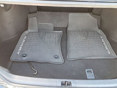 Used 2021 Toyota Camry SE image 6