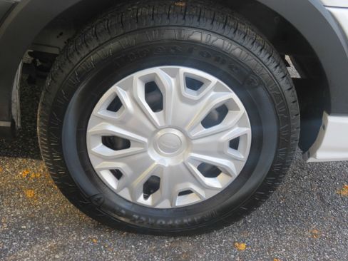 Used 2021 Ford Transit 350 XLT image 10