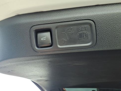 Used 2024 Ford Expedition Limited image 21