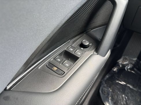 Used 2026 Volkswagen Tiguan SE FWD image 15