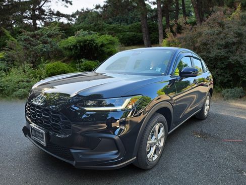 Certified 2025 Honda HR-V LX image 3