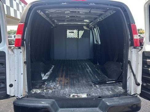 Used 2019 GMC Savana 2500 Extended w/ Driver Convenience Package RWD image 4