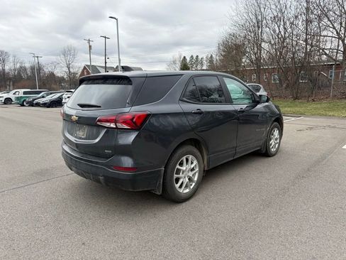 Used 2022 Chevrolet Equinox LS w/ LS Convenience Package image 6
