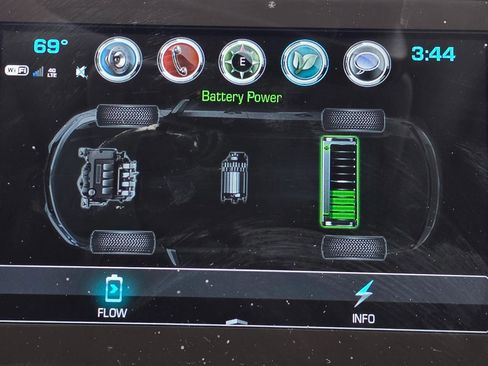 Used 2018 Chevrolet Malibu Hybrid w/ Driver Confidence Package FWD image 23