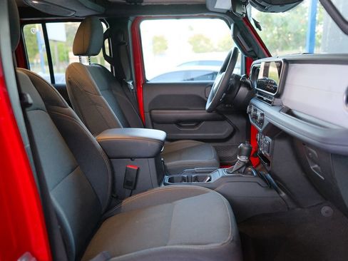 Used 2025 Jeep Wrangler Sahara w/ Safety Group image 29