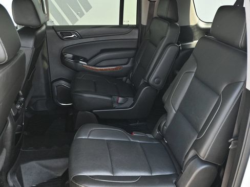 Used 2018 Chevrolet Suburban Premier AWD/4WD image 19