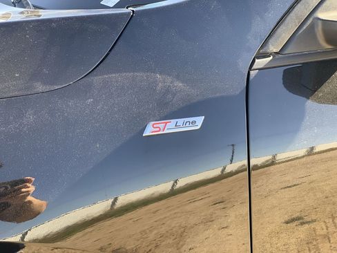 Used 2025 Ford Escape ST-Line image 30