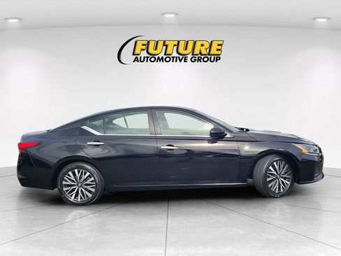 Certified 2023 Nissan Altima 2.5 SV image 3